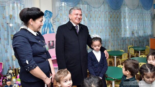 Shavkat Mirziyoyev posetil detskiy sad №54 v Buxarskoy oblasti - Sputnik O‘zbekiston