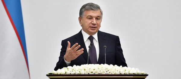 Президент Узбекистана Шавкат Мирзиёев на заседании в Бухарской области Президент Узбекистана Шавкат Мирзиёев на заседании в Бухарской области - Sputnik Ўзбекистон