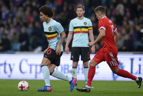 Бывший игрок санкт-петербургского Зенита и сборной Бельгии Аксель Витсель в товарищеском матче между сборными России и Бельгии. 2017 год.  - Sputnik Узбекистан