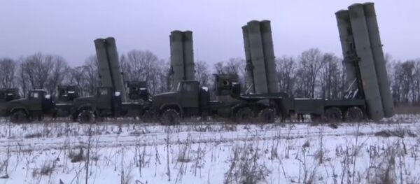 Тактические учения с примененим комплексов С-300 в Ростовской области Тактические учения с примененим комплексов С-300 в Ростовской области - Sputnik Узбекистан
