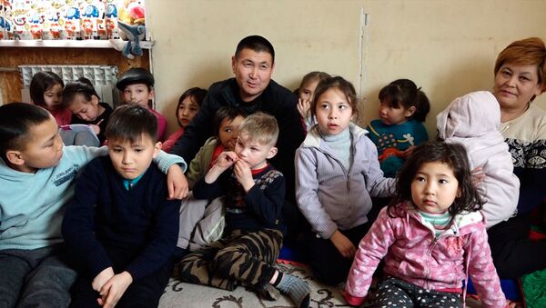 В этой семье 24 ребенка — видео о необычной семье из Кыргызстана - Sputnik Узбекистан