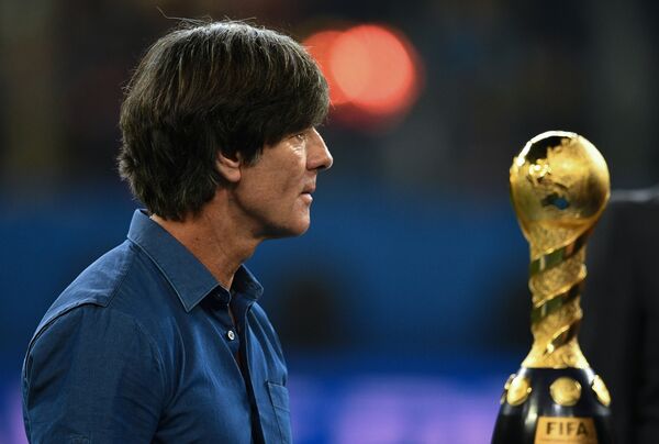 Йоахим Лев – действующий наставник сборной Германии. Под его руководством сборная германии выиграла чемпионат мира в Бразилии в 2014 году - Sputnik Узбекистан