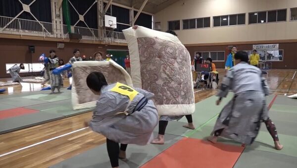 СПУТНИК_Бои на подушках - профессиональный вид спорта в Японии - Sputnik Узбекистан