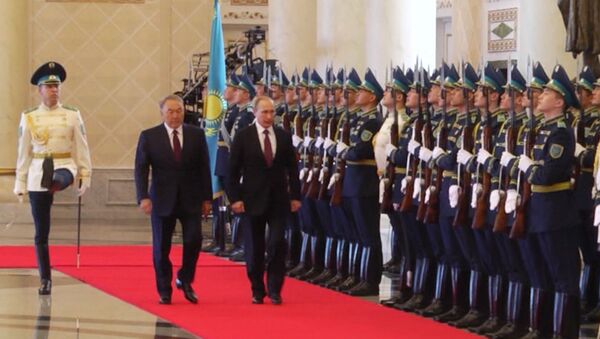 Назарбаев и Путин обсудили развитие ЕЭС и борьбу с терроризмом - Sputnik Узбекистан