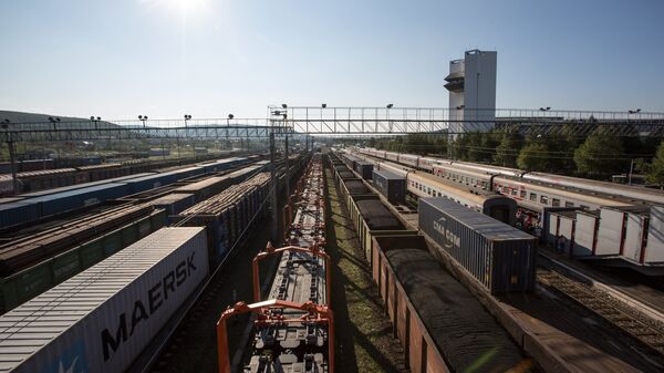 Железнодорожные составы на станции - Sputnik Узбекистан