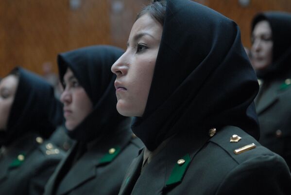 Выпуск женщин-военнослужащих в Афганистане - Sputnik Ўзбекистон