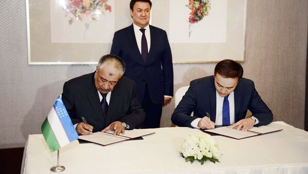 Подписание соглашения между Кыргызстаном и  Узбекистана о сотрудничестве между телерадиокомпаниями - Sputnik Ўзбекистон