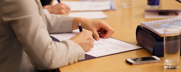 Podpis dokumentov, arxivnoe foto - Sputnik O‘zbekiston