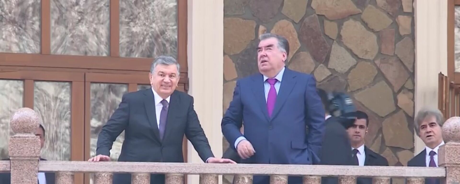 Президенты Узбекистана и Таджикистана - Шавкат Мирзиёев и Эмомали Рахмон - Sputnik Узбекистан, 1920, 10.03.2018