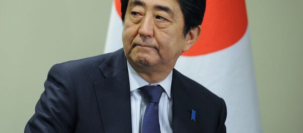 Премьер-министр Японии Синдзо Абэ Премьер-министр Японии Синдзо Абэ - Sputnik Узбекистан