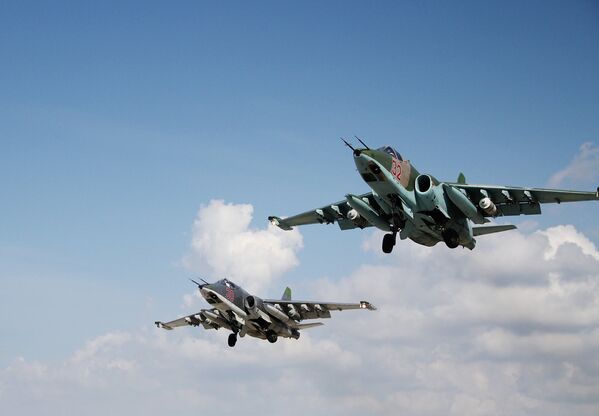 Российская боевая авиация на авиабазе Хмеймим в Сирии - Sputnik Узбекистан