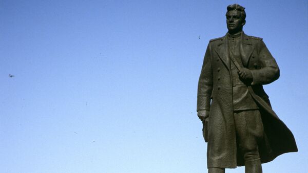 Памятник генералу Черняховскому - Sputnik Узбекистан