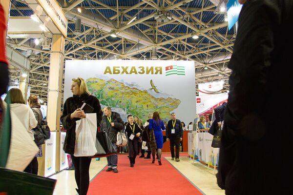 Стенд Абхазии на выставке MITT в Москве - Sputnik Узбекистан