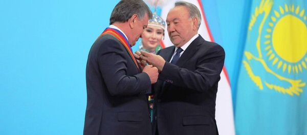 Шавкат Мирзиёев награжден орденом первой степени Достык - Sputnik Узбекистан