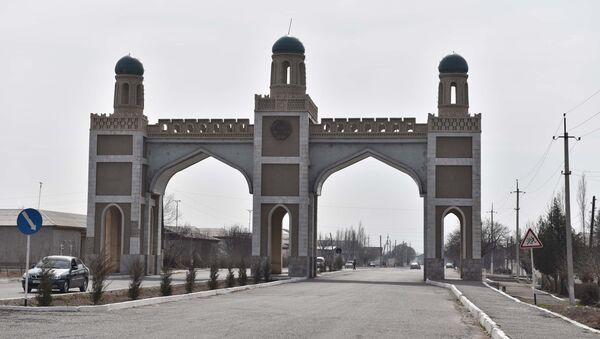 КПП Патар в Канибадаме, архивное фото - Sputnik Узбекистан