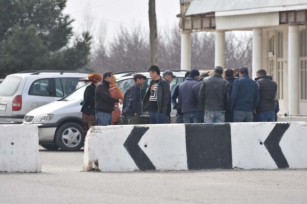 КПП Патар на границе Таджикистана и Узбекистана КПП Патар на границе Таджикистана и Узбекистана - Sputnik Ўзбекистон