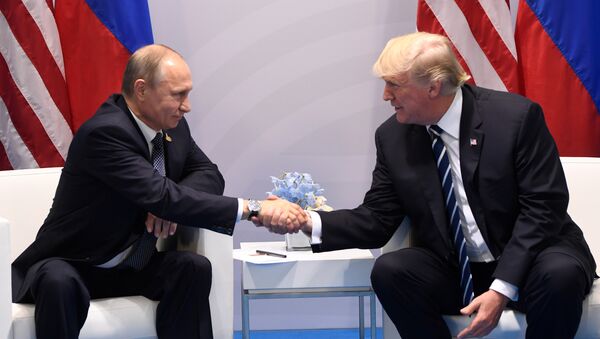Президент России Владимир Путин президент США Дональд Трамп - Sputnik Узбекистан
