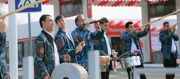 Лукойл открыл первую АЗС в Узбекистане Лукойл открыл первую АЗС в Узбекистане - Sputnik Ўзбекистон