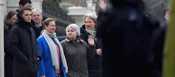 Сотрудники посольства РФ в Лондоне. 20 марта 2018 Сотрудники посольства РФ в Лондоне. 20 марта 2018 - Sputnik Ўзбекистон