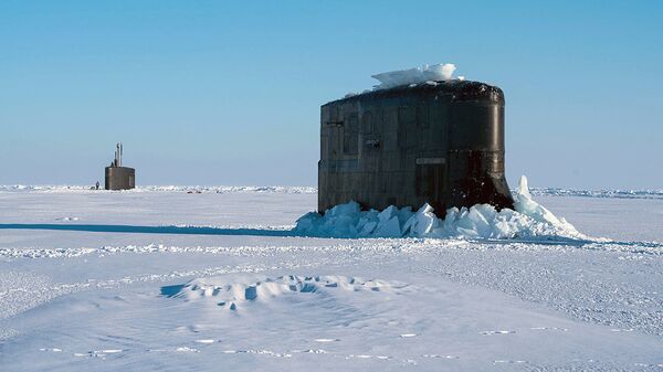 Флагман Военно-морского флота США подлодка Hartford застряла во льдах Арктики - Sputnik Узбекистан