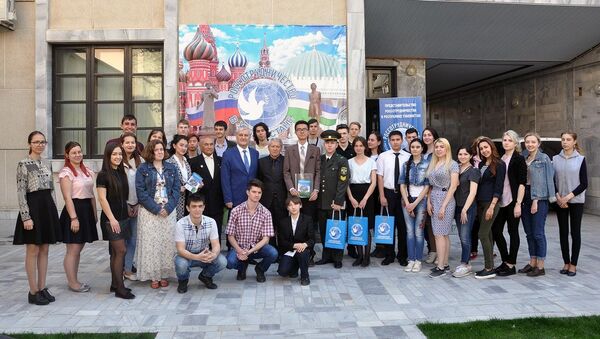 Международный день поэзии в РЦНК в Ташкенте - Sputnik Узбекистан