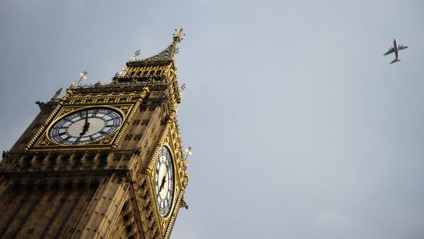 Часовая башня Биг Бен Вестминстерского дворца в Лондоне. - Sputnik Узбекистан