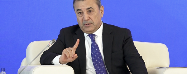 Первый заместитель председателя Сената Садык Сафаев Первый заместитель председателя Сената Садык Сафаев - Sputnik Ўзбекистон