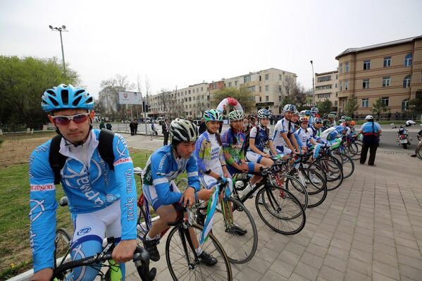 Международный велопробег в честь Года Узбекистана в Казахстане - Sputnik Узбекистан