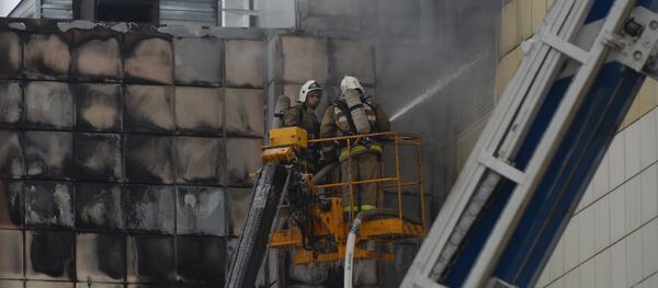 Пожар в торговом центре Зимняя вишня в Кемерово - Sputnik Узбекистан