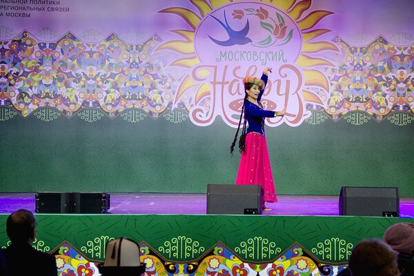 На главной сцене павильона №75 в гала-концерте выступили популярные исполнители и творческие коллективы - Sputnik Узбекистан