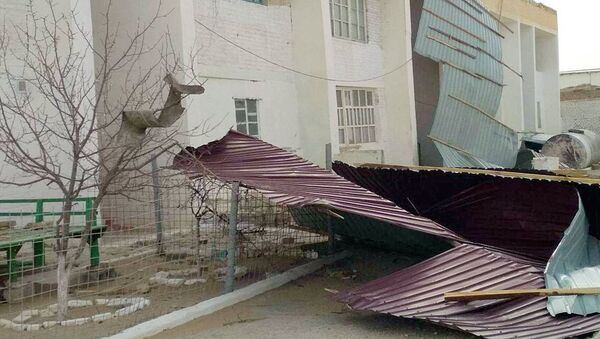 Последствия сильного урагана в Навоийской области - Sputnik Узбекистан