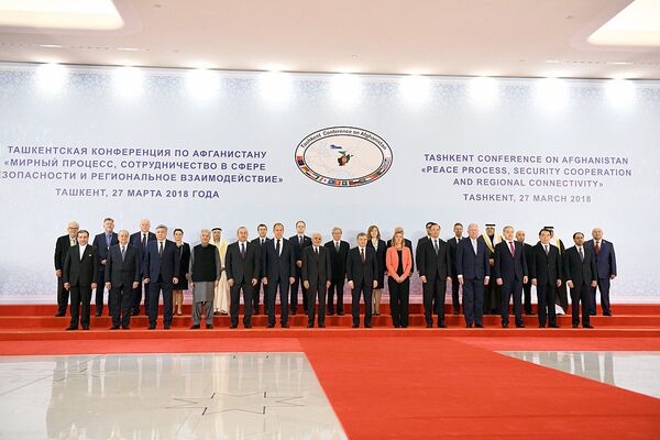 Совместное фото участников конференции по Афганистану в Ташкенте - Sputnik Узбекистан
