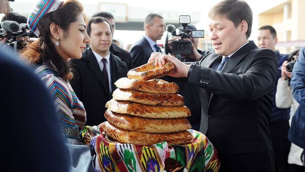 Премьер-министр Кыргызской Республики Сапар Исаков прибыл в город Фергану - Sputnik Ўзбекистон