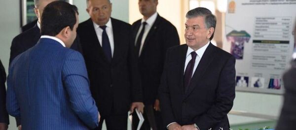 Шавкат Мирзиёев прибыл в Джизак Шавкат Мирзиёев прибыл в Джизак - Sputnik Ўзбекистон