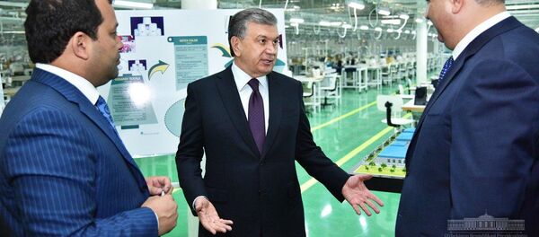 Президент Шавкат Мирзиёев прибыл в Джизакскую область. - Sputnik Узбекистан