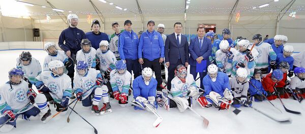 Жоғарыдан онлайн порно қызды қараңыз