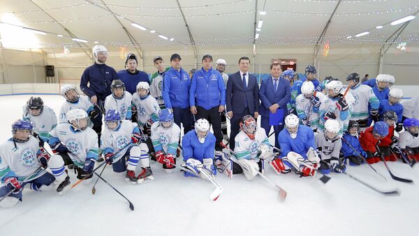 В Ташкенте в пятницу на ледовом катке ICE RINK состоялось официальное открытие Федерации хоккея Узбекистана - Sputnik Узбекистан