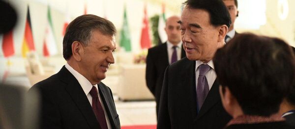 Шавкат Мирзиёев на ташкентской конференции по Афганистану Шавкат Мирзиёев на ташкентской конференции по Афганистану - Sputnik Узбекистан