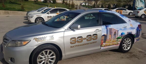 На автомобилях городских служб такси Узбекистана, размещена реклама туристических мест, архивное фото На автомобилях городских служб такси Узбекистана, размещена реклама туристических мест, архивное фото - Sputnik Узбекистан