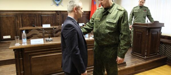 Aleksandr Bastrikin nagradil Farzona Salimova za spasenie lyudey v Kemerovo Aleksandr Bastrikin nagradil Farzona Salimova za spasenie lyudey v Kemerovo - Sputnik O‘zbekiston