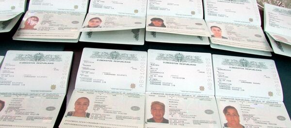 В Самарканде вручены паспорта 35 новым гражданам Узбекистана - Sputnik Узбекистан