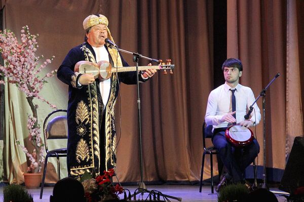 Исполнитель узбекского фольклора Намоз Каримов - Sputnik Узбекистан