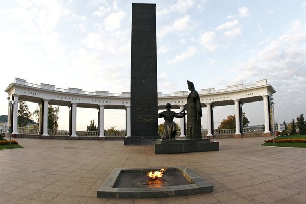 Памятник воинам Мордовии, павшим в годы Великой Отечественной войны, в Саранске - Sputnik Узбекистан