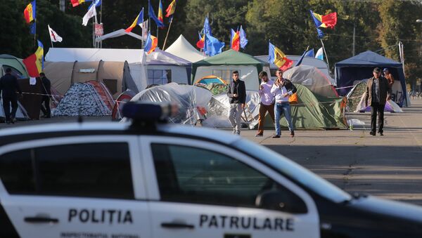 Палаточный лагерь участников антиправительственных акций в Кишиневе - Sputnik Узбекистан