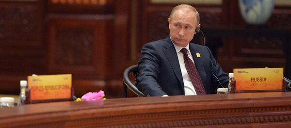 Президент России Владимир Путин Президент России Владимир Путин - Sputnik Узбекистан