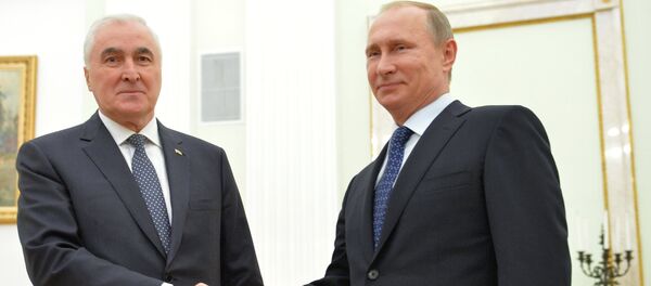 Президент Путин встретился с президентом Южной Осетии Тибиловым Президент Путин встретился с президентом Южной Осетии Тибиловым - Sputnik Узбекистан