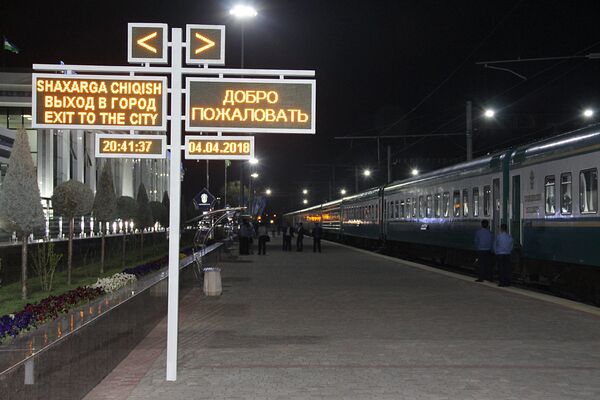 Вокзал рассчитан на ежедневное обслуживание 11 тысяч пассажиров и 17 поездов. - Sputnik Узбекистан