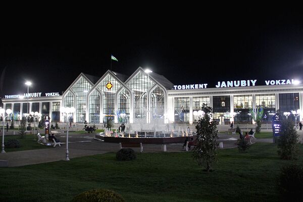В Ташкенте после масштабной реконструкции запустили в эксплуатацию Южный вокзал. При этом вокзал рассчитан на ежедневное обслуживание 11 тысяч пассажиров и 17 поездов. - Sputnik Узбекистан