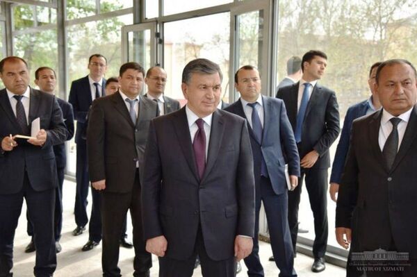 Шавкат Мирзиёев ознакомился с новыми домами, построенным в Яшнабадском районе - Sputnik Узбекистан