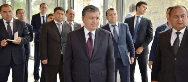 Шавкат Мирзиёев ознакомился с новыми домами, построенным в Яшнабадском районе Шавкат Мирзиёев ознакомился с новыми домами, построенным в Яшнабадском районе - Sputnik Ўзбекистон